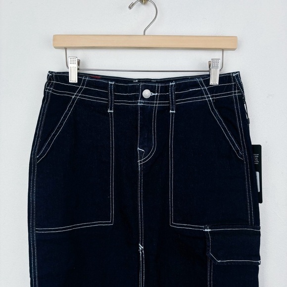 NWT True Religion Dark Wash Contrast Stitch Denim Cargo Slitted Maxi Skirt Sz 26 - Picture 3 of 11